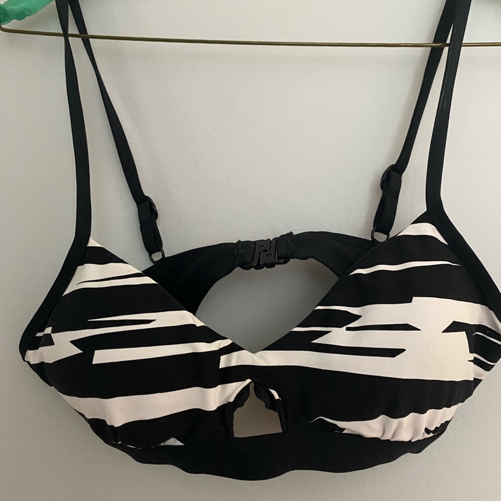 Seafolly size 10 zebra padded bikini top